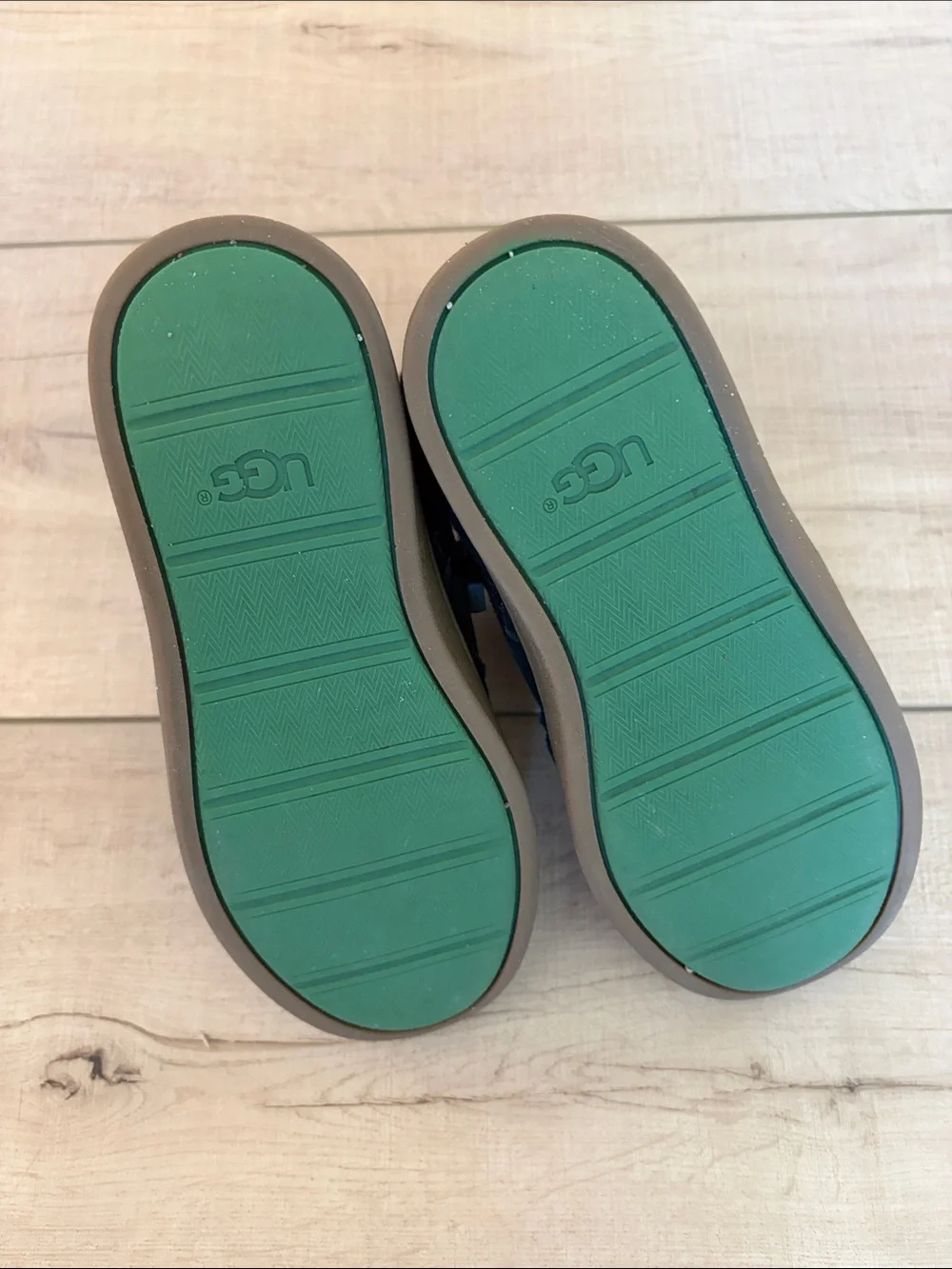 UGG soft black